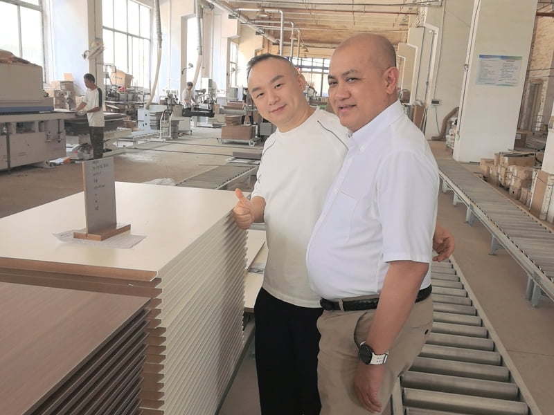 Philippine clients visit office desk production workshop